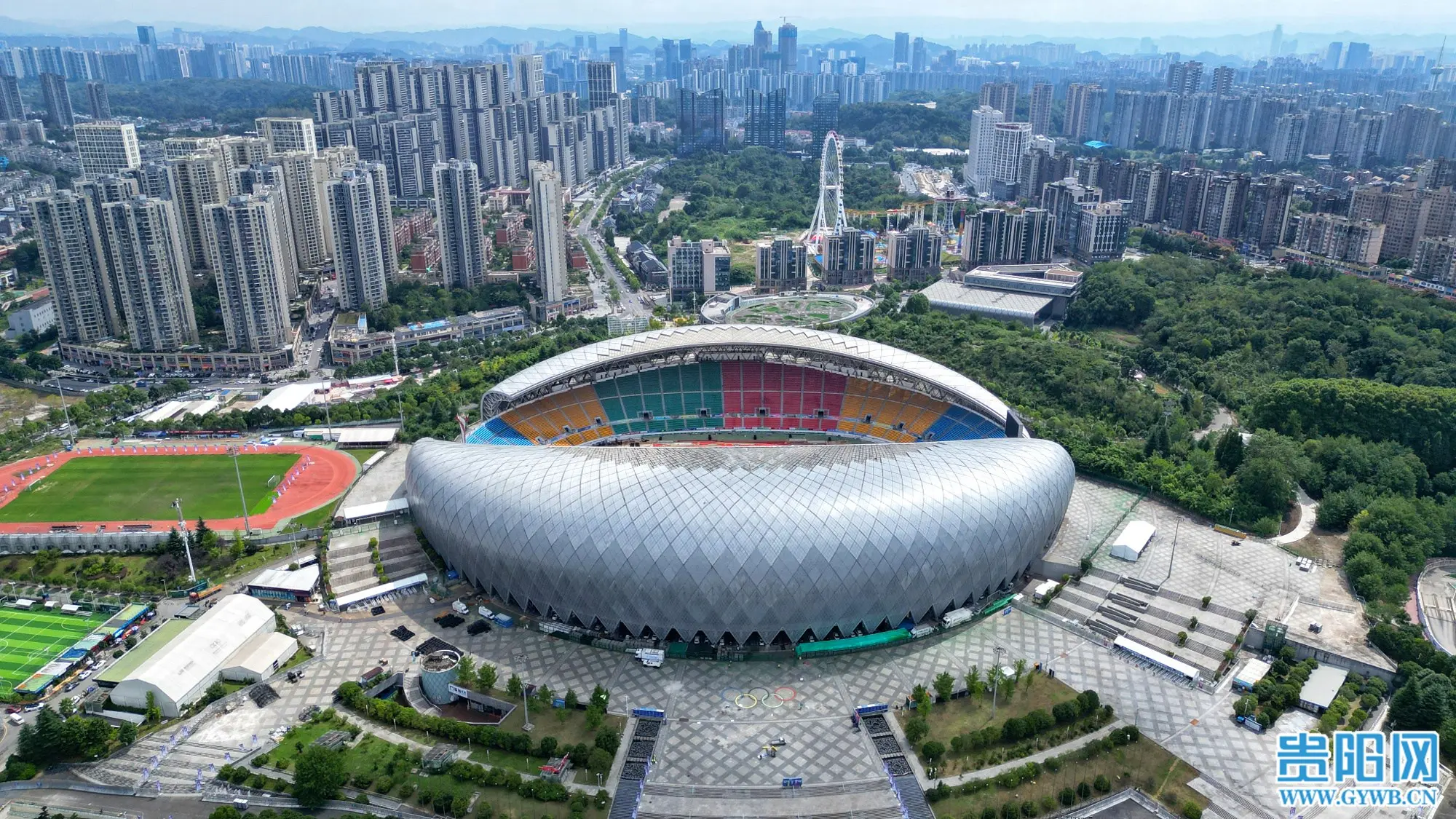 体验集体育, 格兰足球名