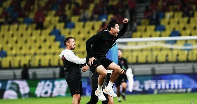 超球队的风, 令上海申花 超球队的风, 令上海申花