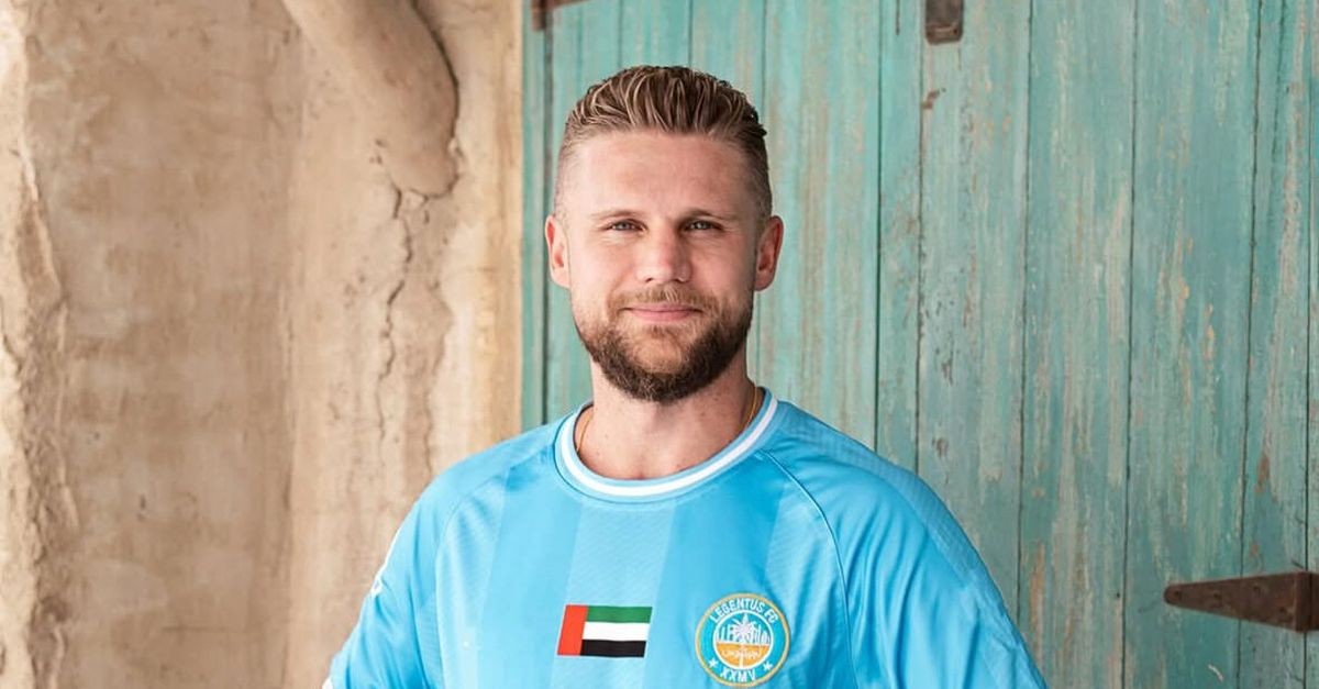 力神, 生涯中他曾