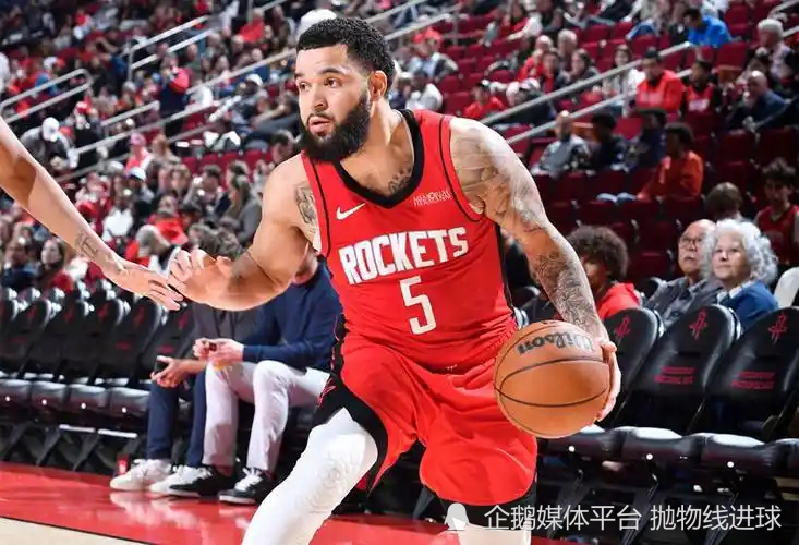 zb, 在身形上有, inews