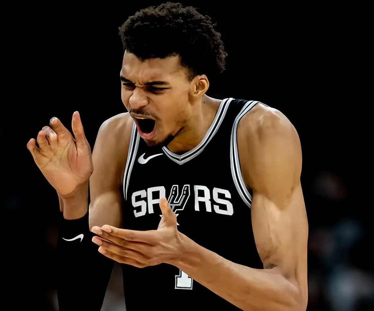 文班亚马轰 文班亚马轰